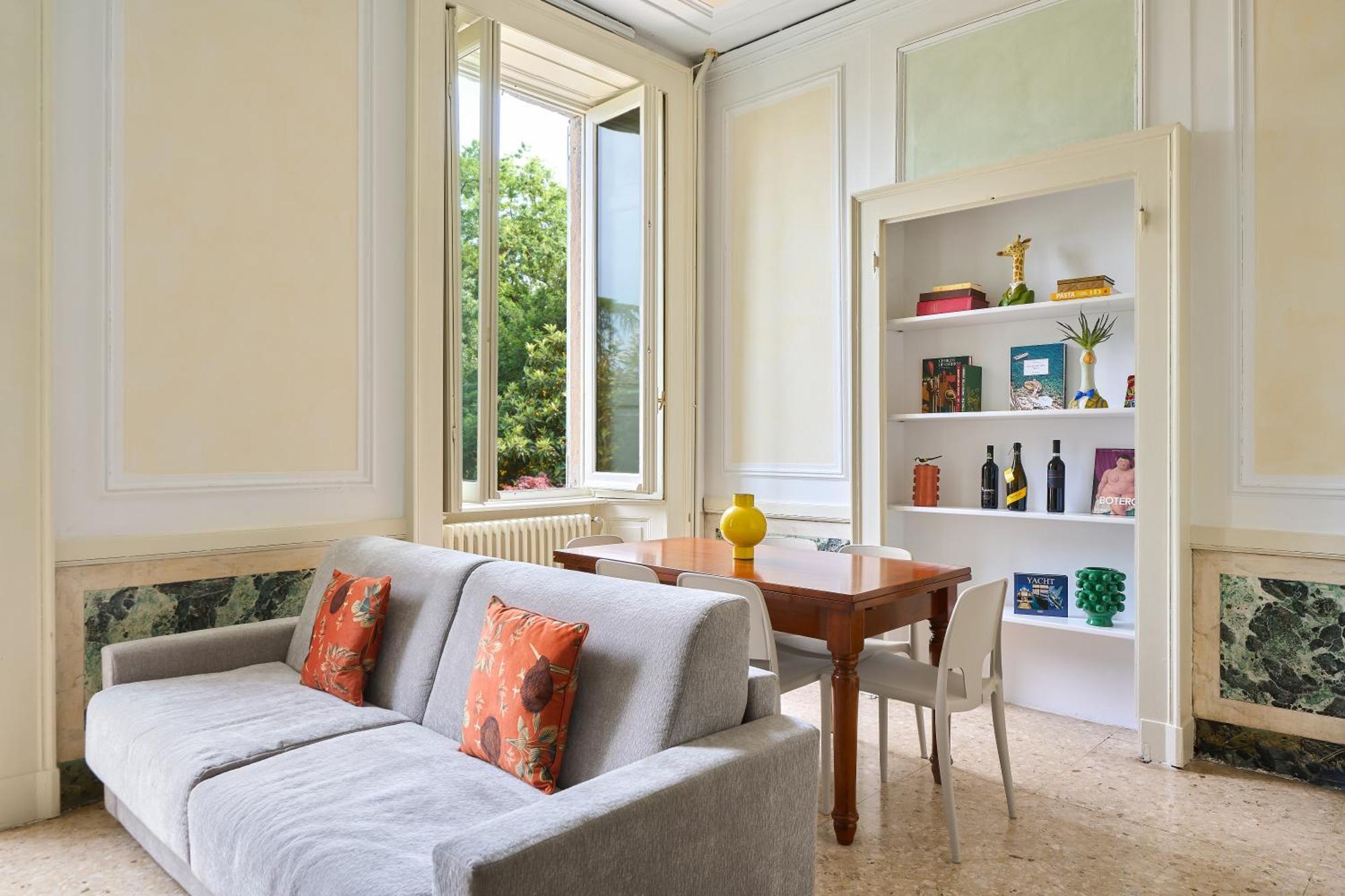 Rego - Boutique With Some Off-site In A Charming Historic District Close To Upper Town Apartment *